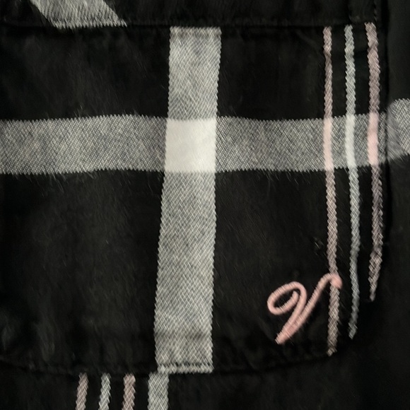 NWOT Victoria Secret Long Sleeve. Excellent Condition Color - Picture 5 of 10